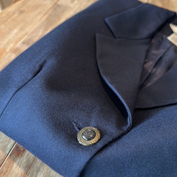 Gap dark navy blue wool blazer, size 6. - Picture 6 of 7
